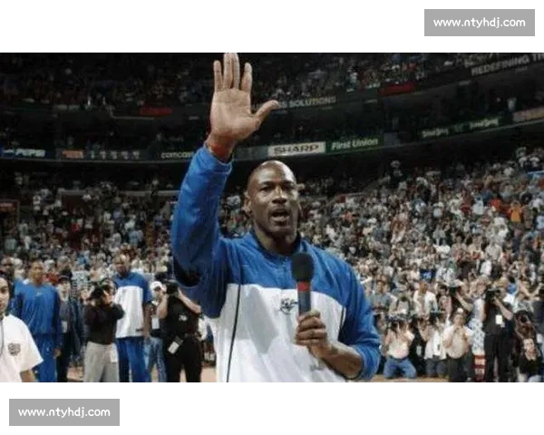 C 罗铁粉 Speed 迈阿密搞事！穿偶像战袍坐 FIFA 主席位引热议