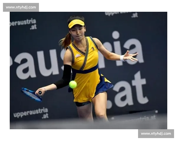 郑钦文三连胜横扫世界第一！王欣瑜草地爆发，中国德比悬念升级