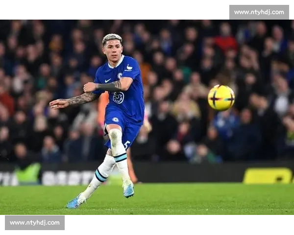 恩佐:切尔西中场指挥官,双料王引领攻防新高度 恩佐:切尔西中场指挥官,双料王引领攻防新高度